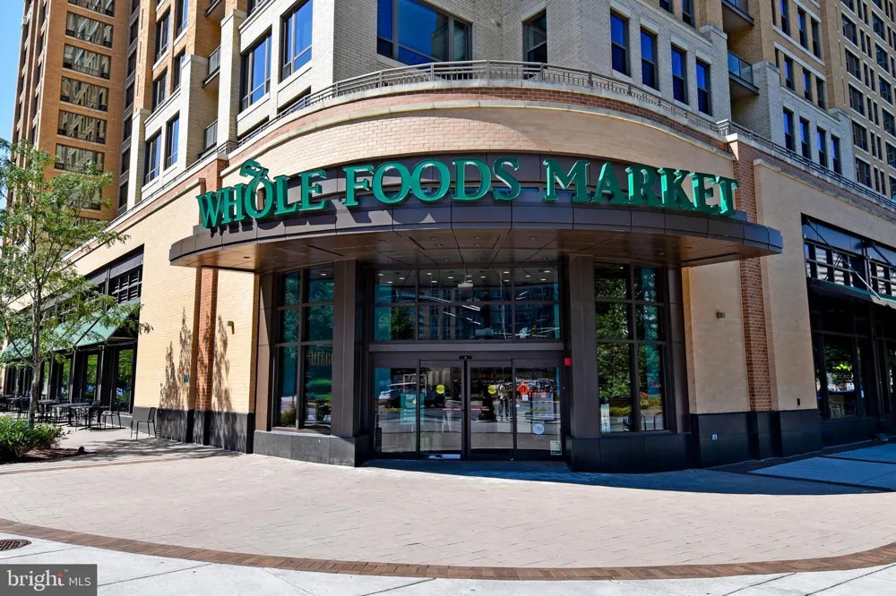 1200 S ARLINGTON RIDGE ROAD #704 Arlington, VA 22202