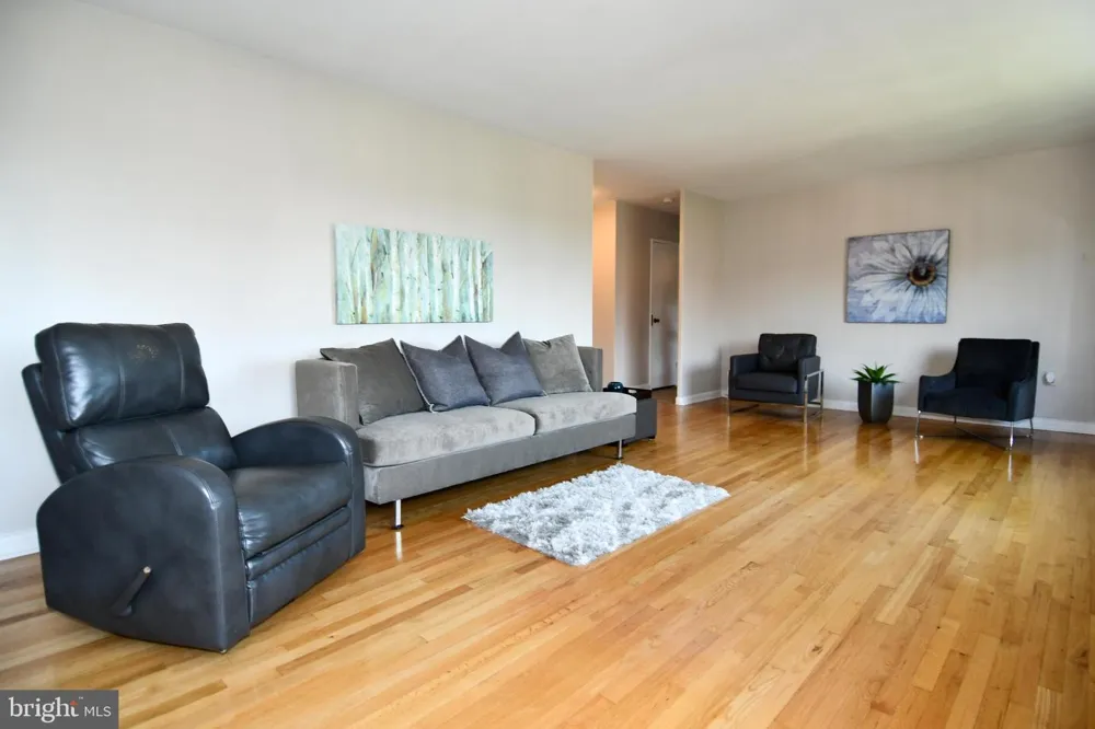 1200 S ARLINGTON RIDGE ROAD #704 Arlington, VA 22202