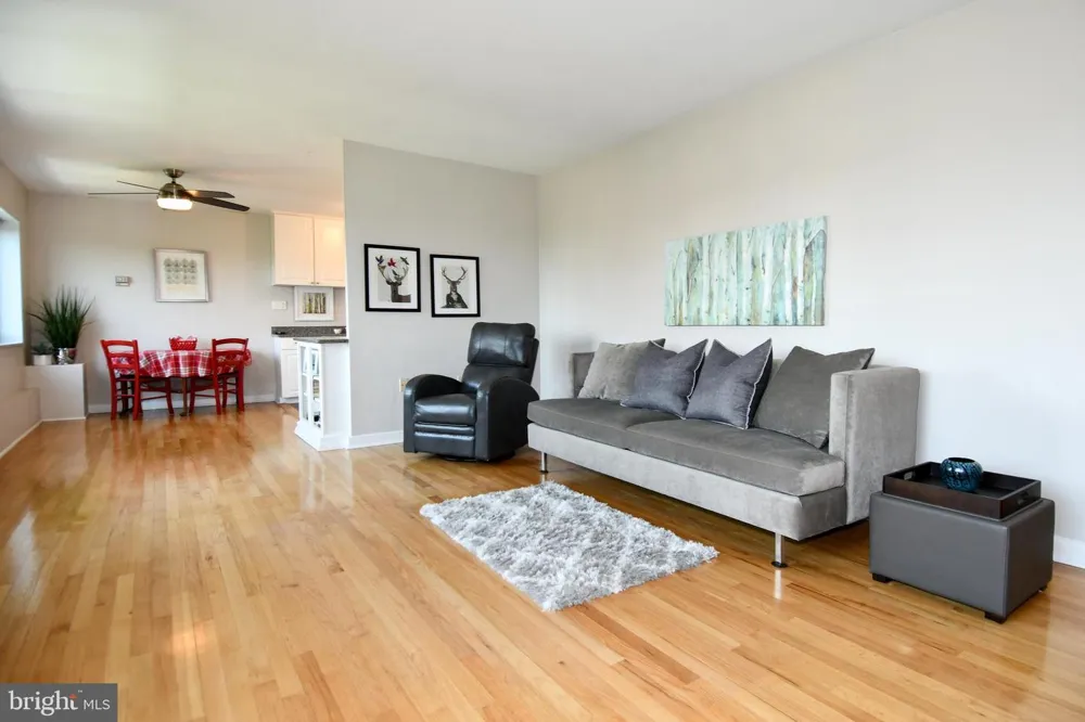 1200 S ARLINGTON RIDGE ROAD #704 Arlington, VA 22202