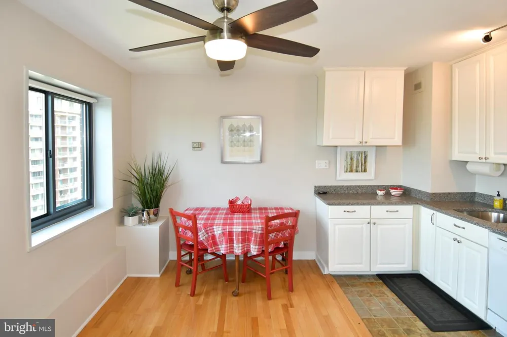 1200 S ARLINGTON RIDGE ROAD #704 Arlington, VA 22202