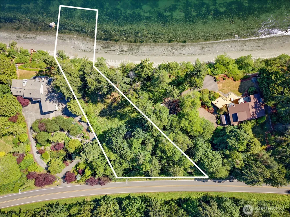 3992 NE Twin Spits Road Hansville, WA 98340