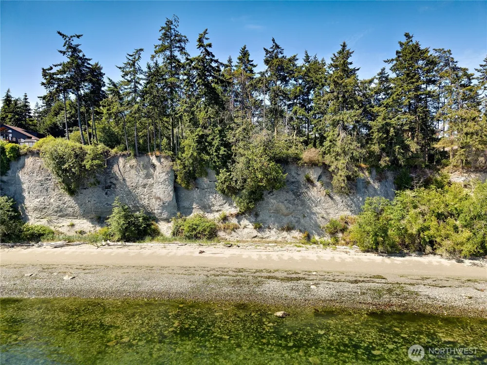 3992 NE Twin Spits Road Hansville, WA 98340