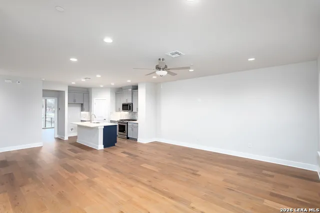 413 MCMILLAN PL San Antonio, TX 78210