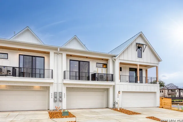 413 MCMILLAN PL San Antonio, TX 78210