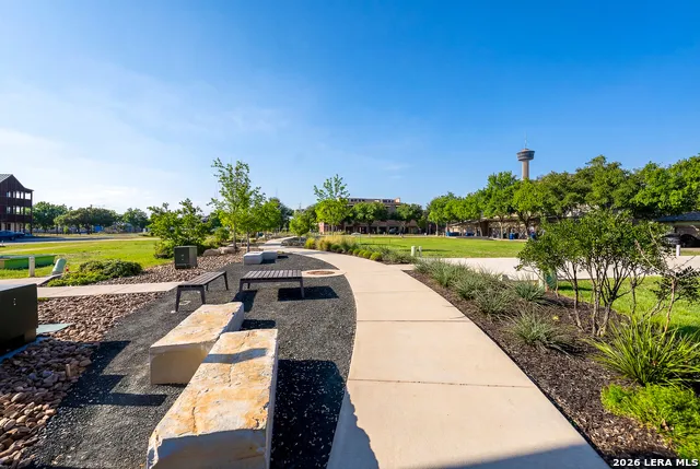 413 MCMILLAN PL San Antonio, TX 78210