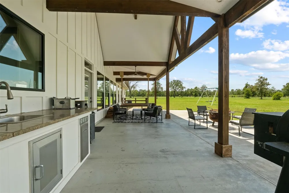 565 Brushy Creek Drive Onalaska, TX 77360