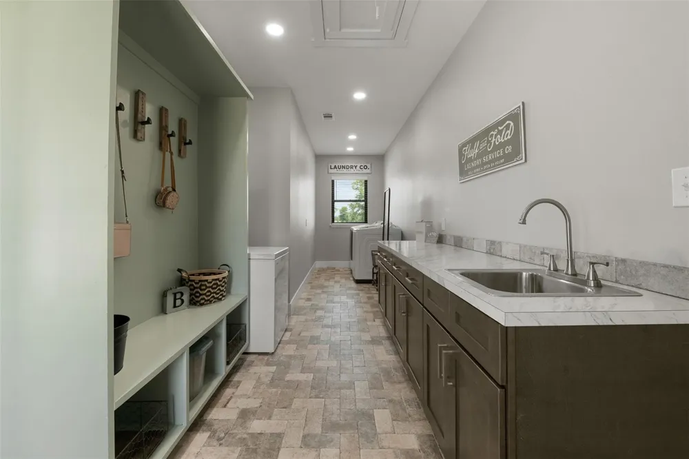 565 Brushy Creek Drive Onalaska, TX 77360