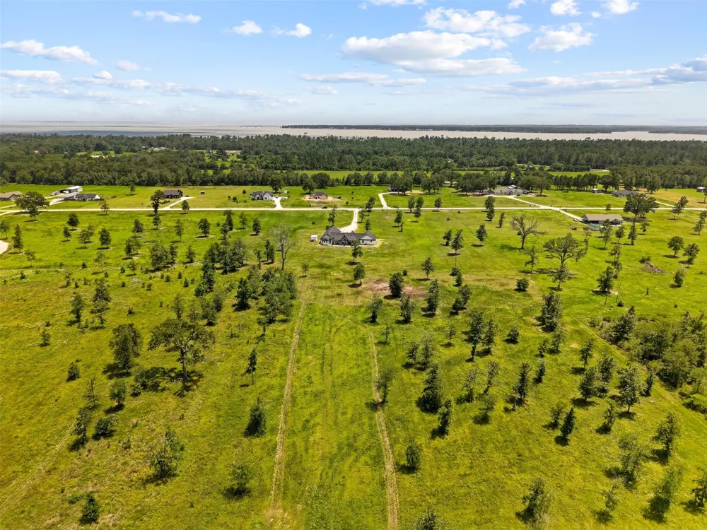 565 Brushy Creek Drive Onalaska, TX 77360