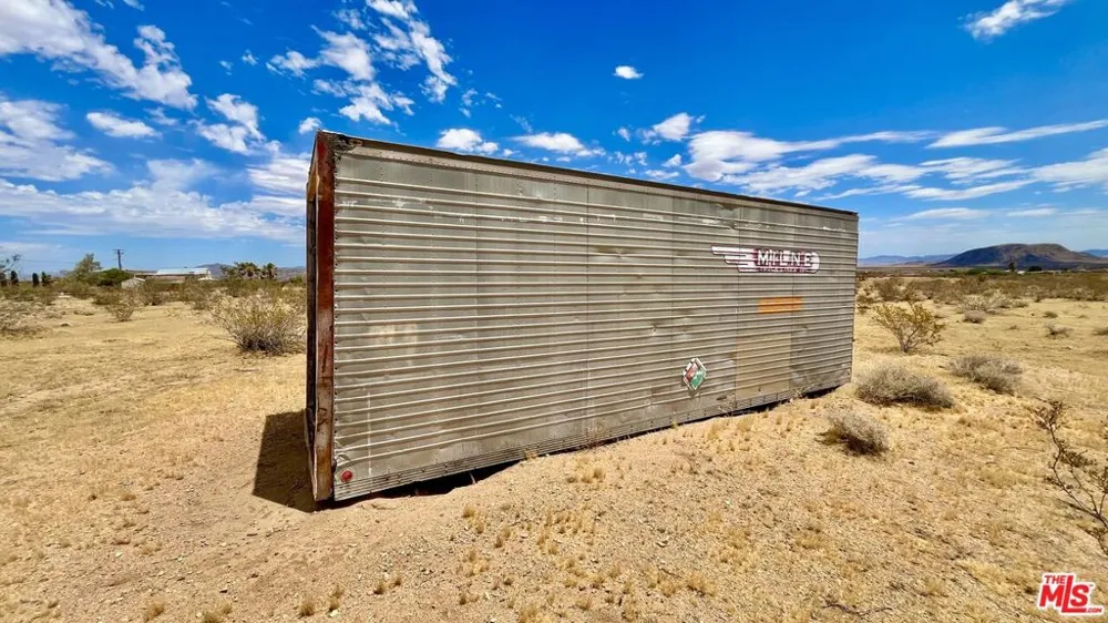 1879 Cherokee Trail Landers, CA 92285