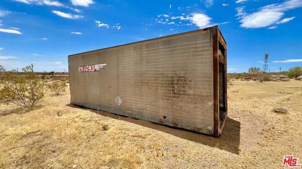 1879 Cherokee Trail Landers, CA 92285