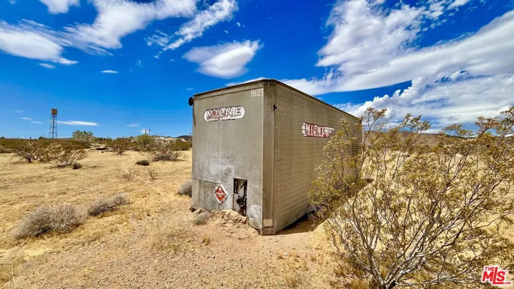 1879 Cherokee Trail Landers, CA 92285