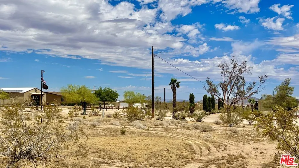 1879 Cherokee Trail Landers, CA 92285