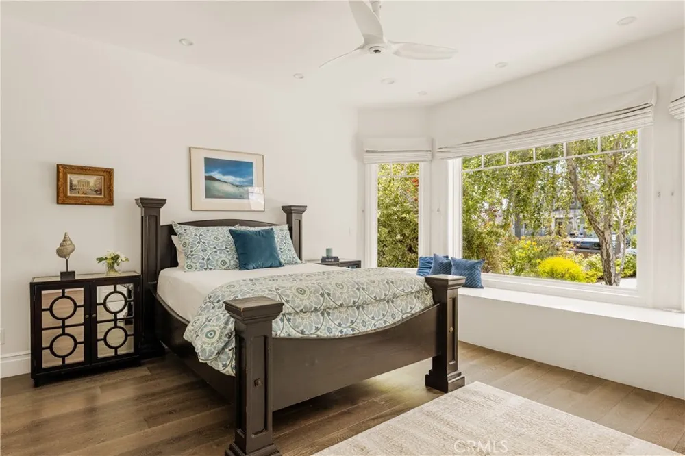 6415 Riggs Los Angeles, CA 90045