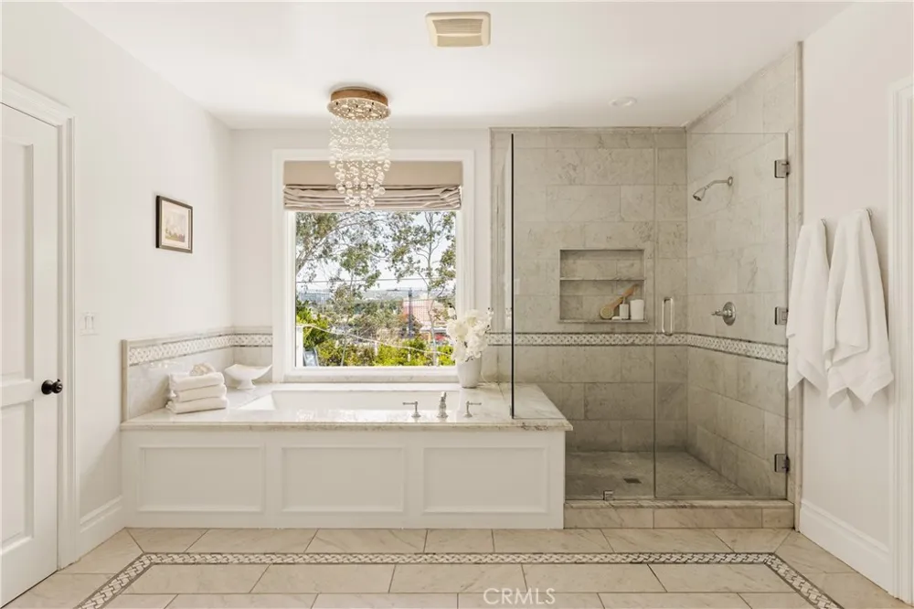 6415 Riggs Los Angeles, CA 90045