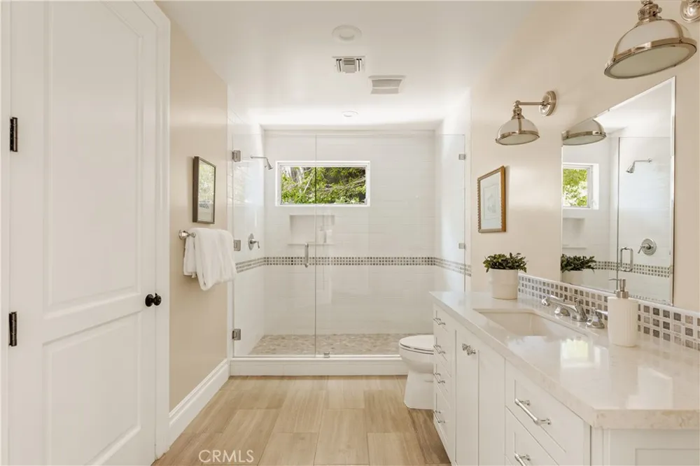 6415 Riggs Los Angeles, CA 90045