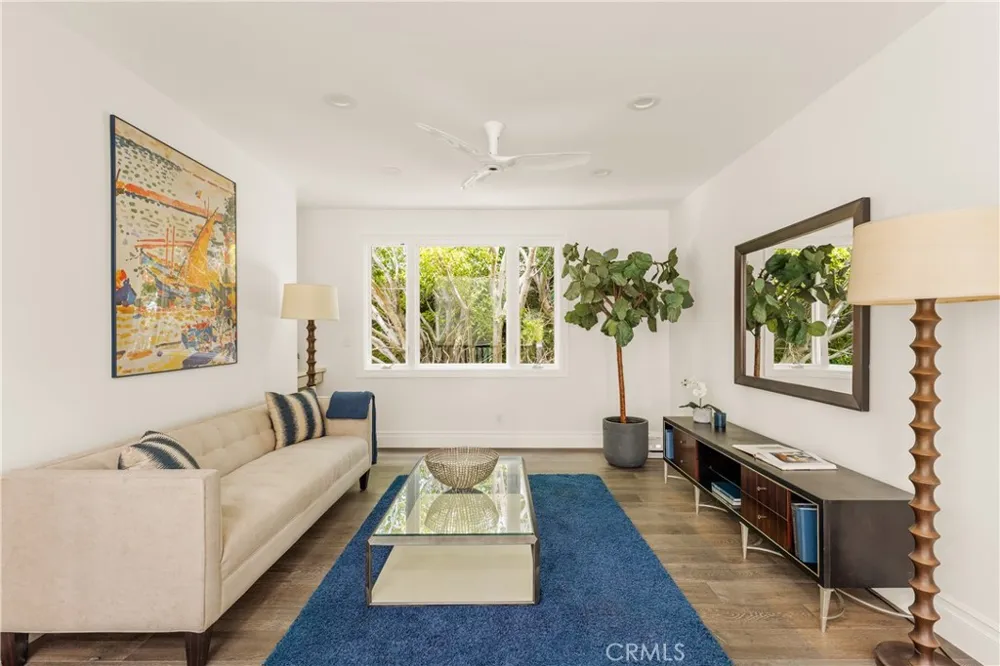 6415 Riggs Los Angeles, CA 90045