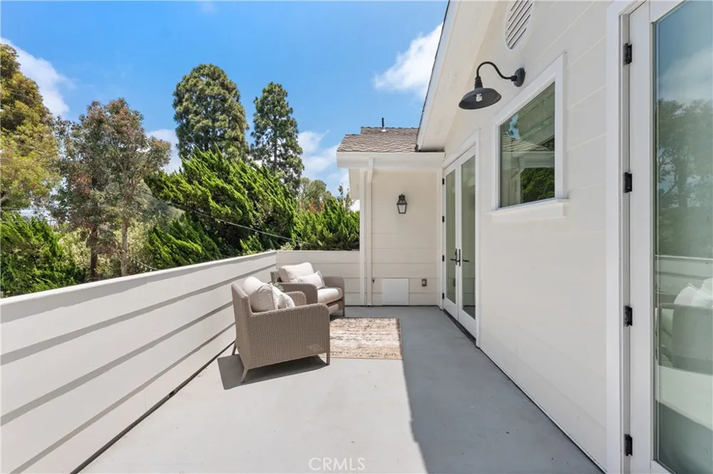6415 Riggs Los Angeles, CA 90045