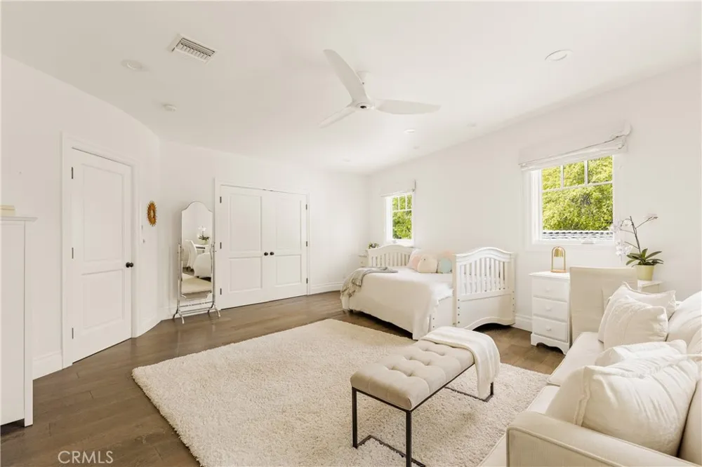 6415 Riggs Los Angeles, CA 90045