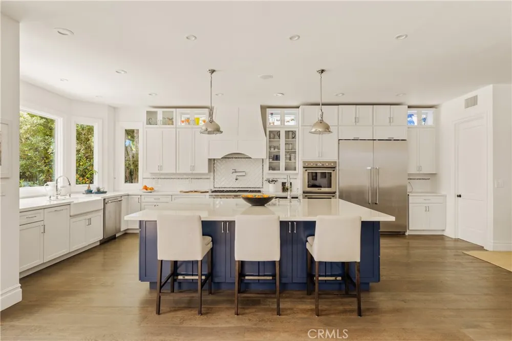 6415 Riggs Los Angeles, CA 90045