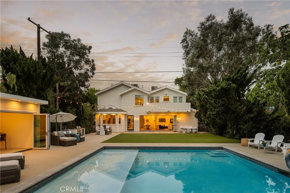 6415 Riggs Los Angeles, CA 90045