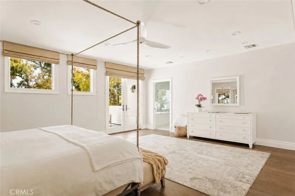 6415 Riggs Los Angeles, CA 90045