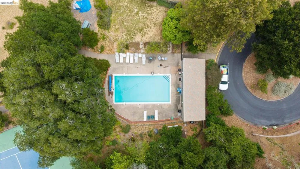 201 Vista Heights Rd El Cerrito, CA 94530