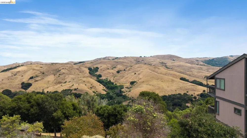201 Vista Heights Rd El Cerrito, CA 94530