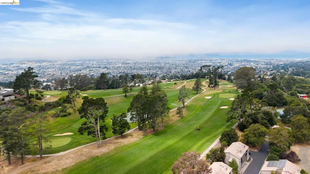 201 Vista Heights Rd El Cerrito, CA 94530