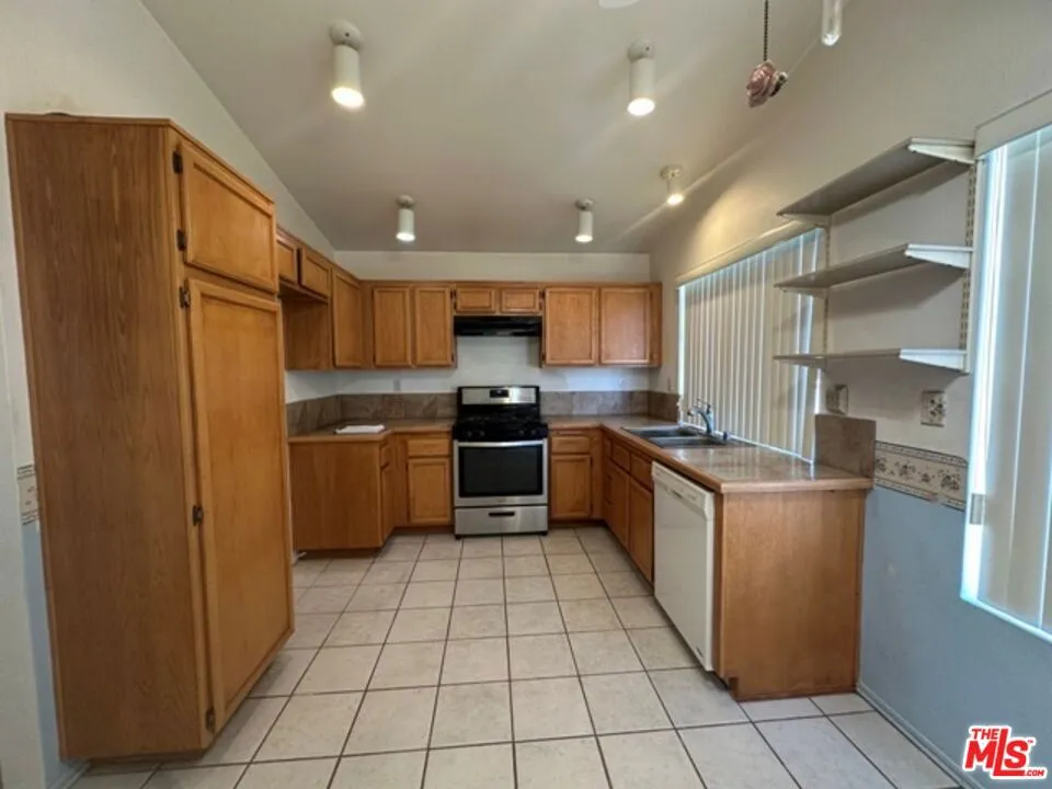 40908 Cypress Point Drive Cherry Valley, CA 92223