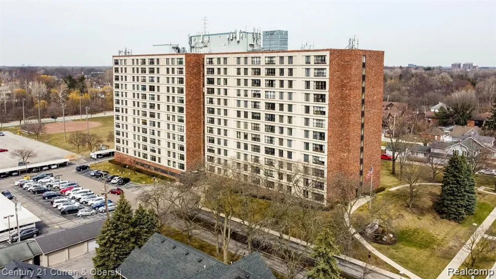 21800 Morley Avenue #403 Dearborn City, MI 48124