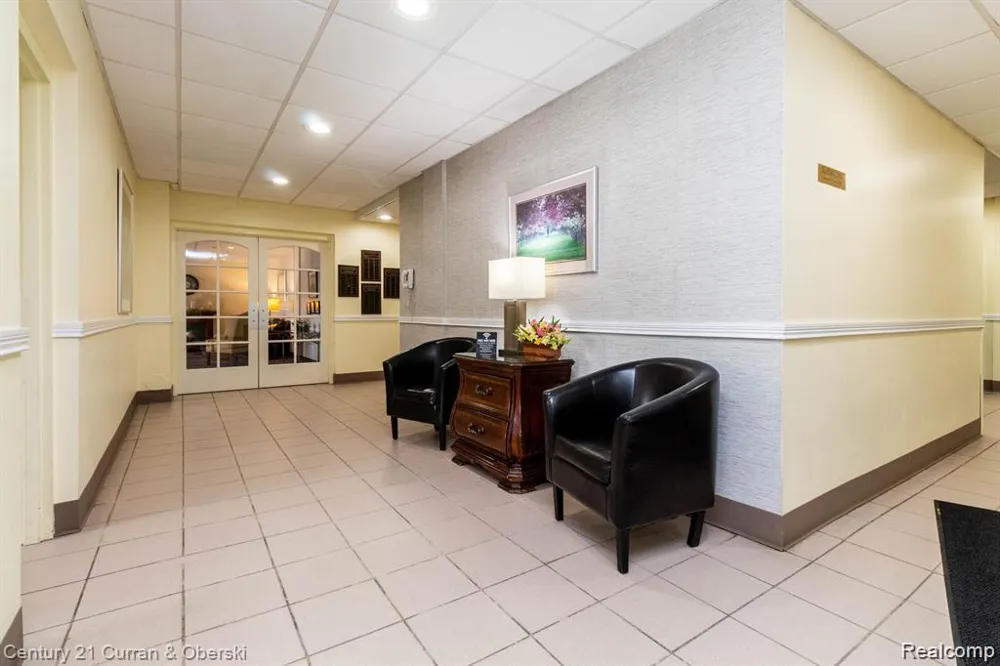 21800 Morley Avenue #403 Dearborn City, MI 48124