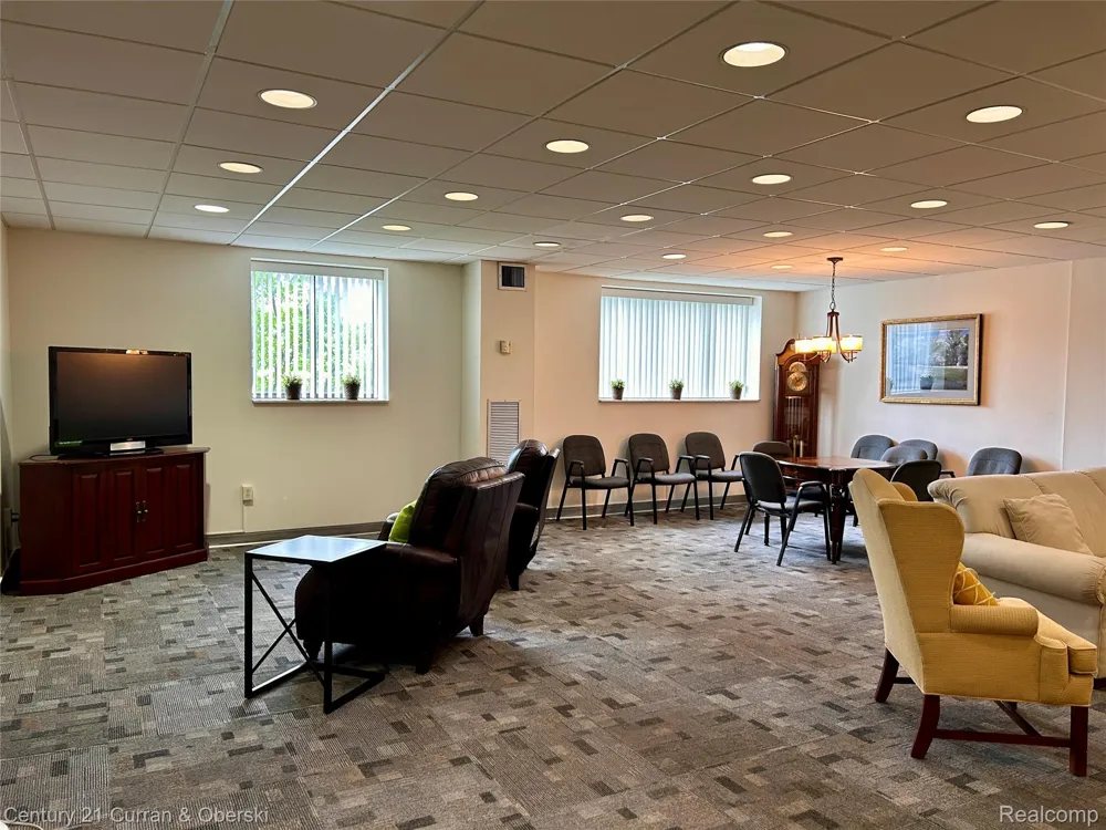 21800 Morley Avenue #403 Dearborn City, MI 48124