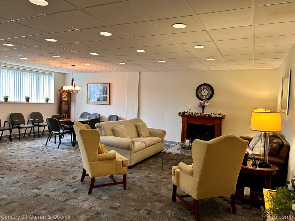 21800 Morley Avenue #403 Dearborn City, MI 48124