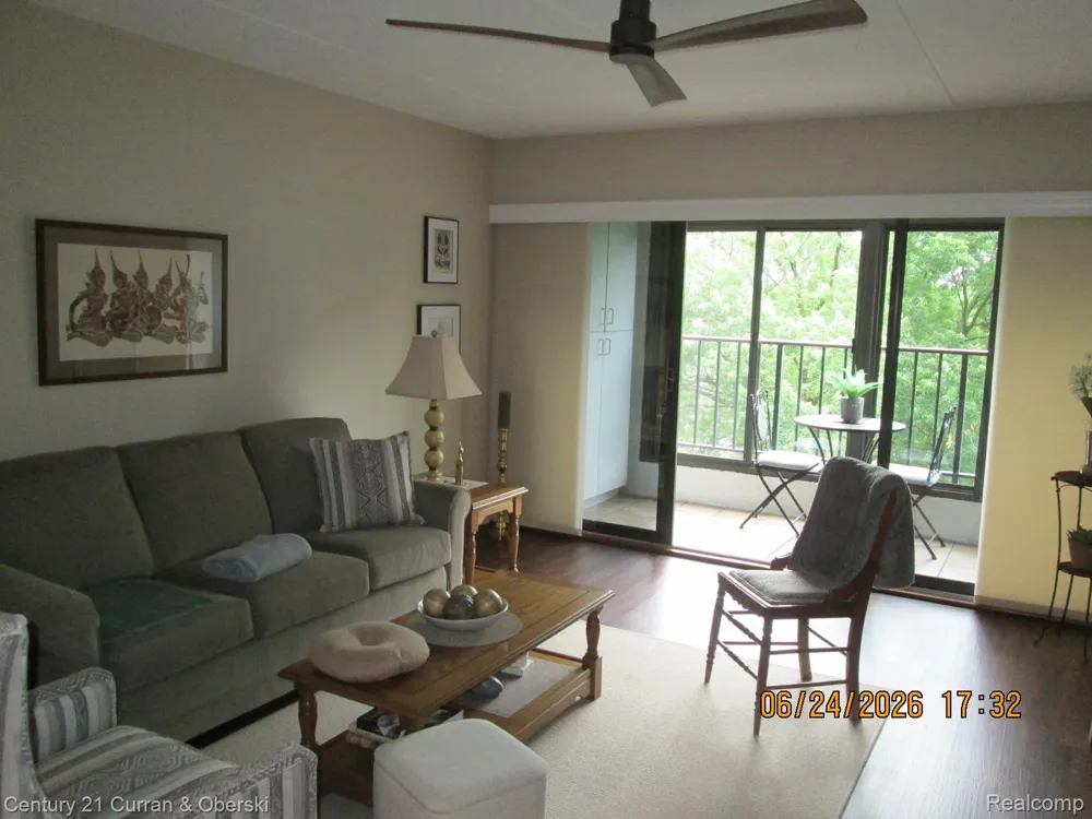 21800 Morley Avenue #403 Dearborn City, MI 48124