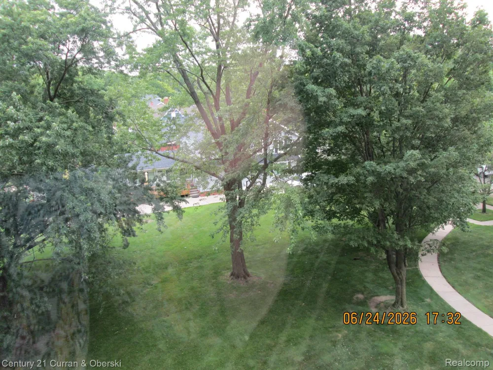 21800 Morley Avenue #403 Dearborn City, MI 48124