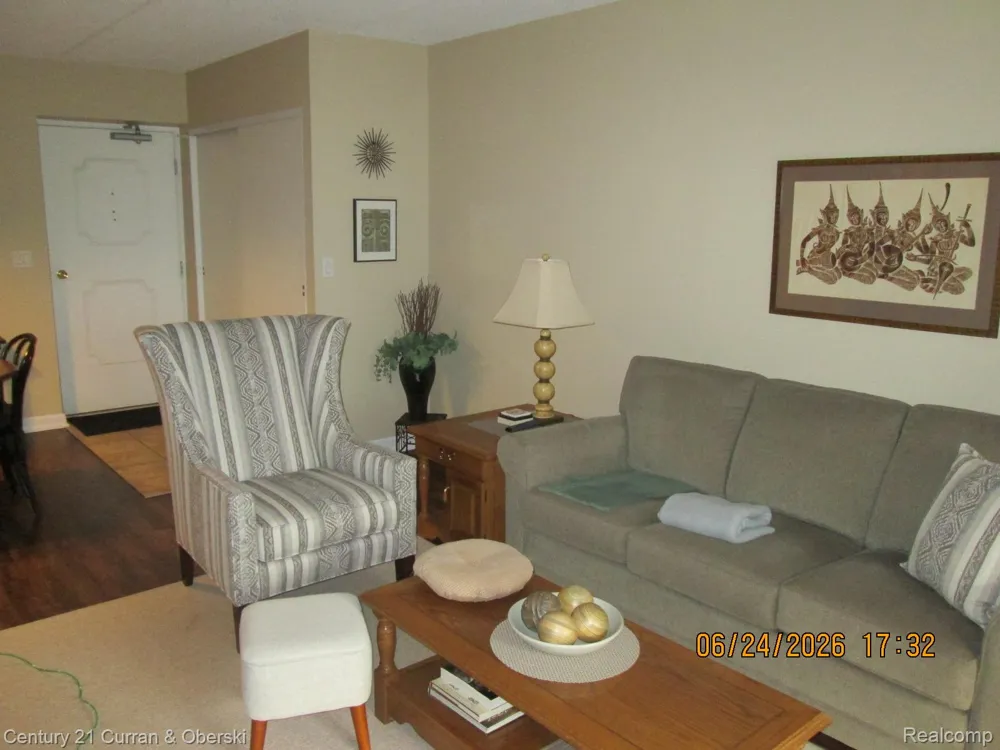 21800 Morley Avenue #403 Dearborn City, MI 48124