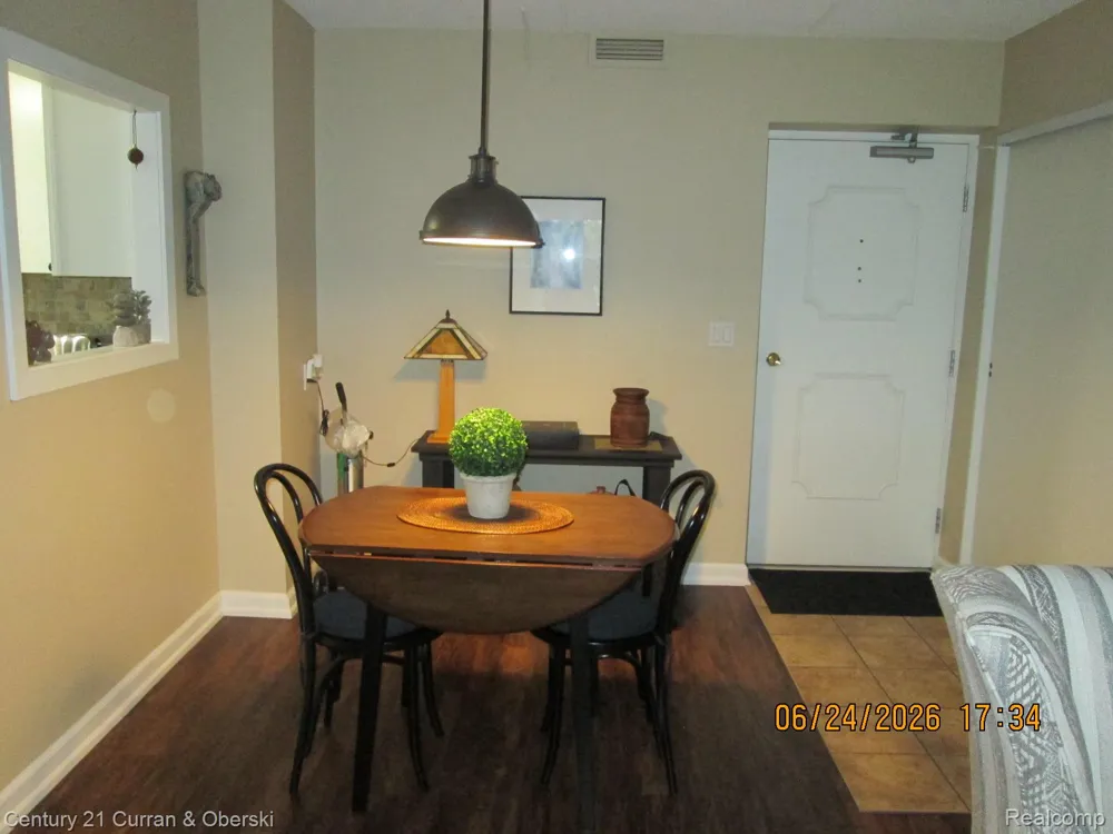 21800 Morley Avenue #403 Dearborn City, MI 48124