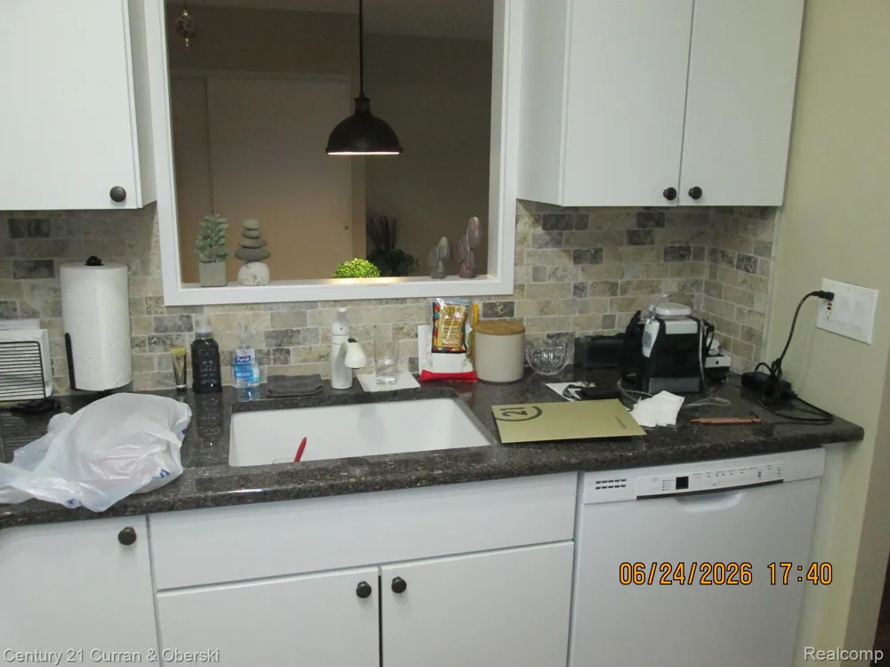 21800 Morley Avenue #403 Dearborn City, MI 48124