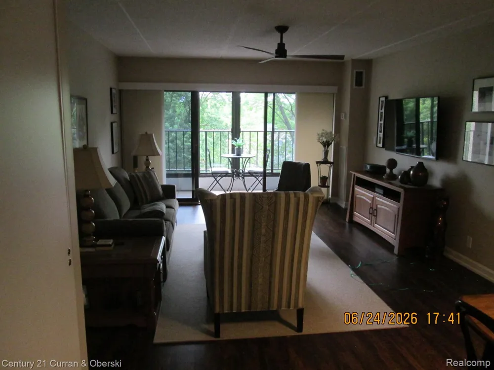 21800 Morley Avenue #403 Dearborn City, MI 48124