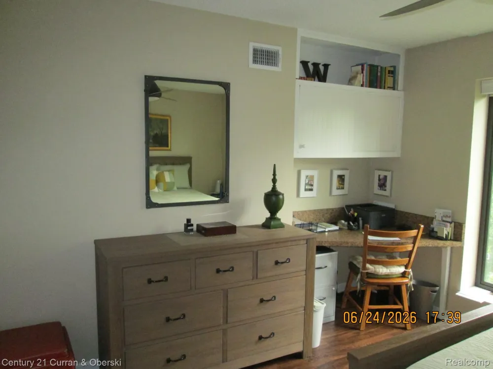 21800 Morley Avenue #403 Dearborn City, MI 48124