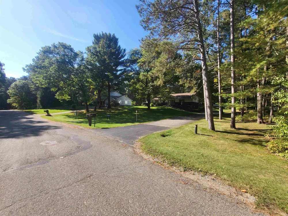 6753 Roanoak Drive Oscoda Charter Township, MI 48750