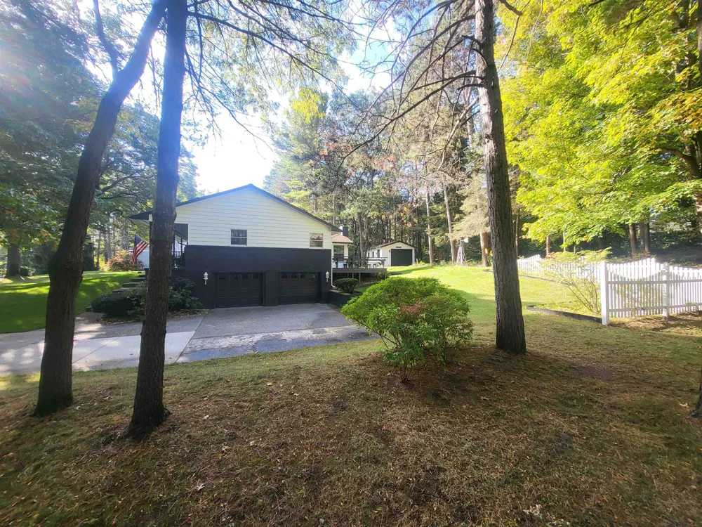 6753 Roanoak Drive Oscoda Charter Township, MI 48750