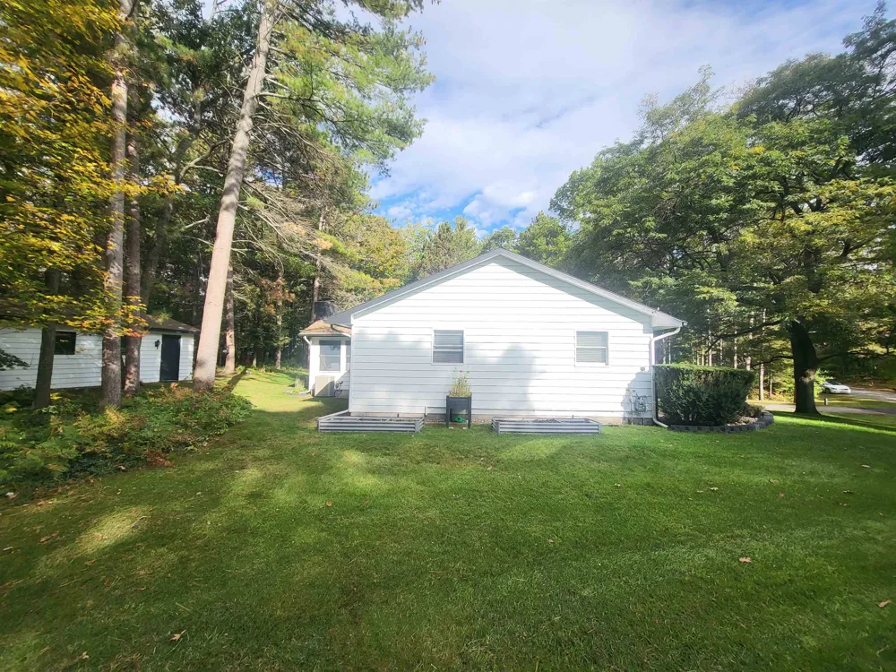 6753 Roanoak Drive Oscoda Charter Township, MI 48750