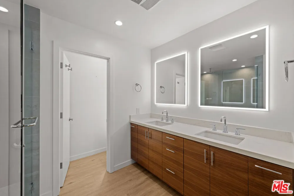 18 Privateer Street #3 Marina del Rey, CA 90292