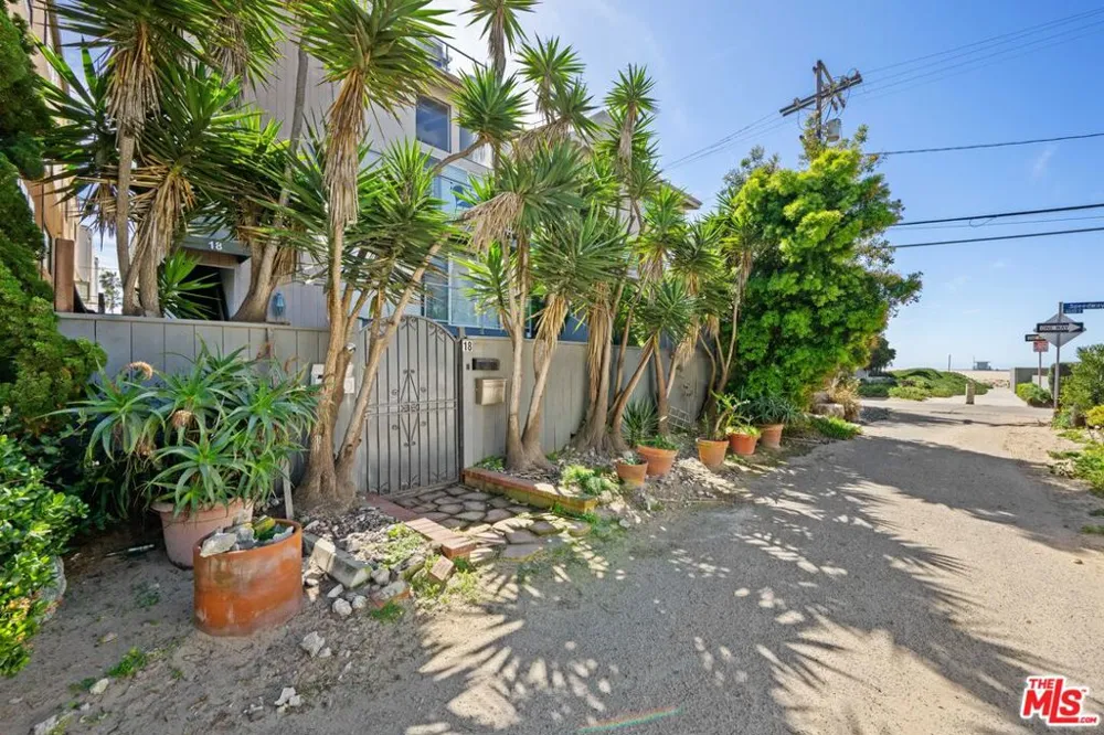 18 Privateer Street #3 Marina del Rey, CA 90292