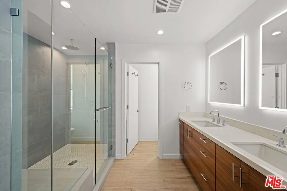 18 Privateer Street #3 Marina del Rey, CA 90292