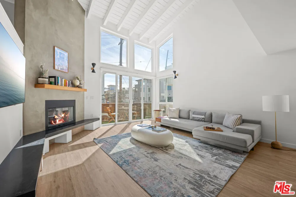 18 Privateer Street #3 Marina del Rey, CA 90292