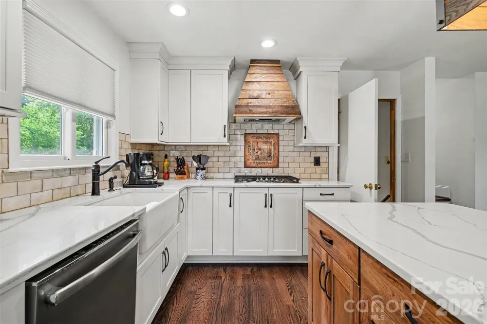 7107 Rolling Hills Drive Sherrills Ford, NC 28673