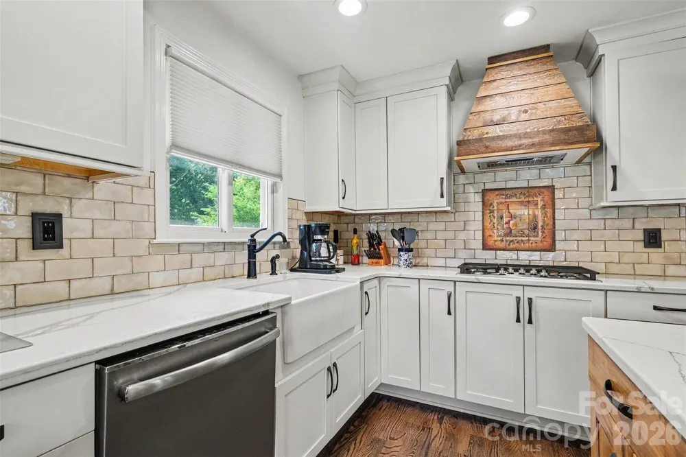 7107 Rolling Hills Drive Sherrills Ford, NC 28673
