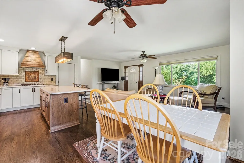 7107 Rolling Hills Drive Sherrills Ford, NC 28673
